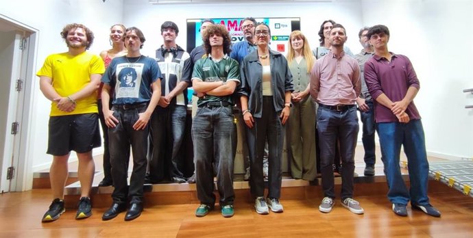 Presentación de la final de Festiamas en Oviedo, con todos los finalistas.