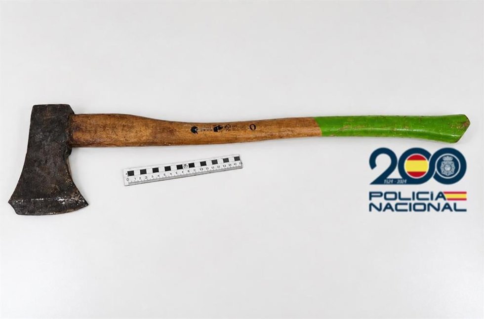 Detenido tras acudir con un hacha a casa de un hombre al que había amenazado en el barrio de La Rondilla de Valladolid