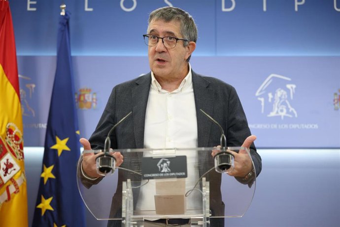 El portavoz del PSOE en el Congreso, Patxi López, durante una rueda de prensa en el Congreso de los Diputados, a 15 de septiembre de 2026.