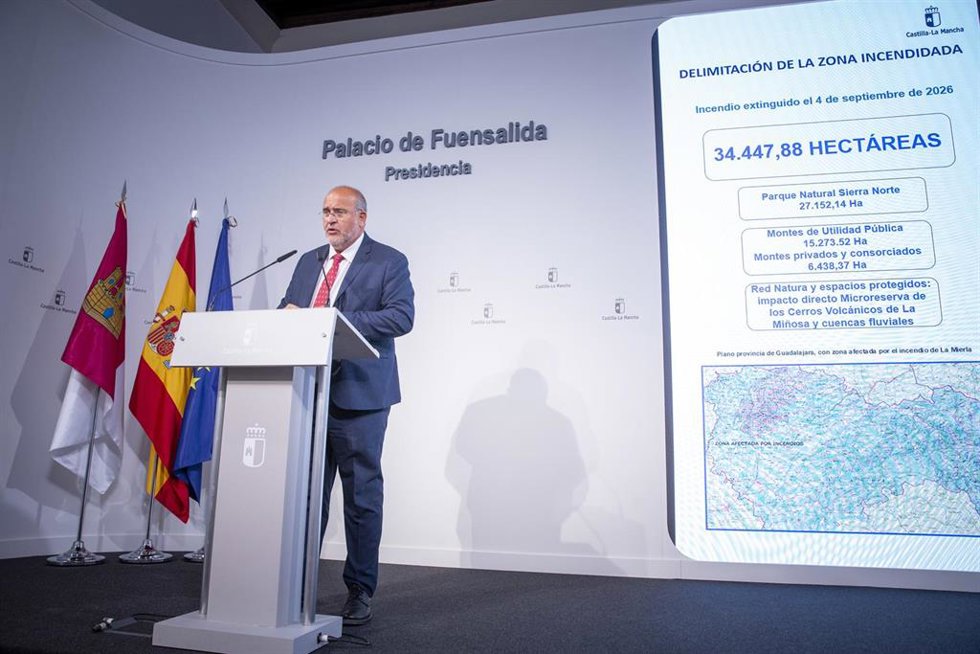 El vicepresidente primero del Gobierno regional, José Luis Martínez Guijarro, informa, en el Palacio de Fuensalida, de los asuntos tratados en el Consejo de Gobierno