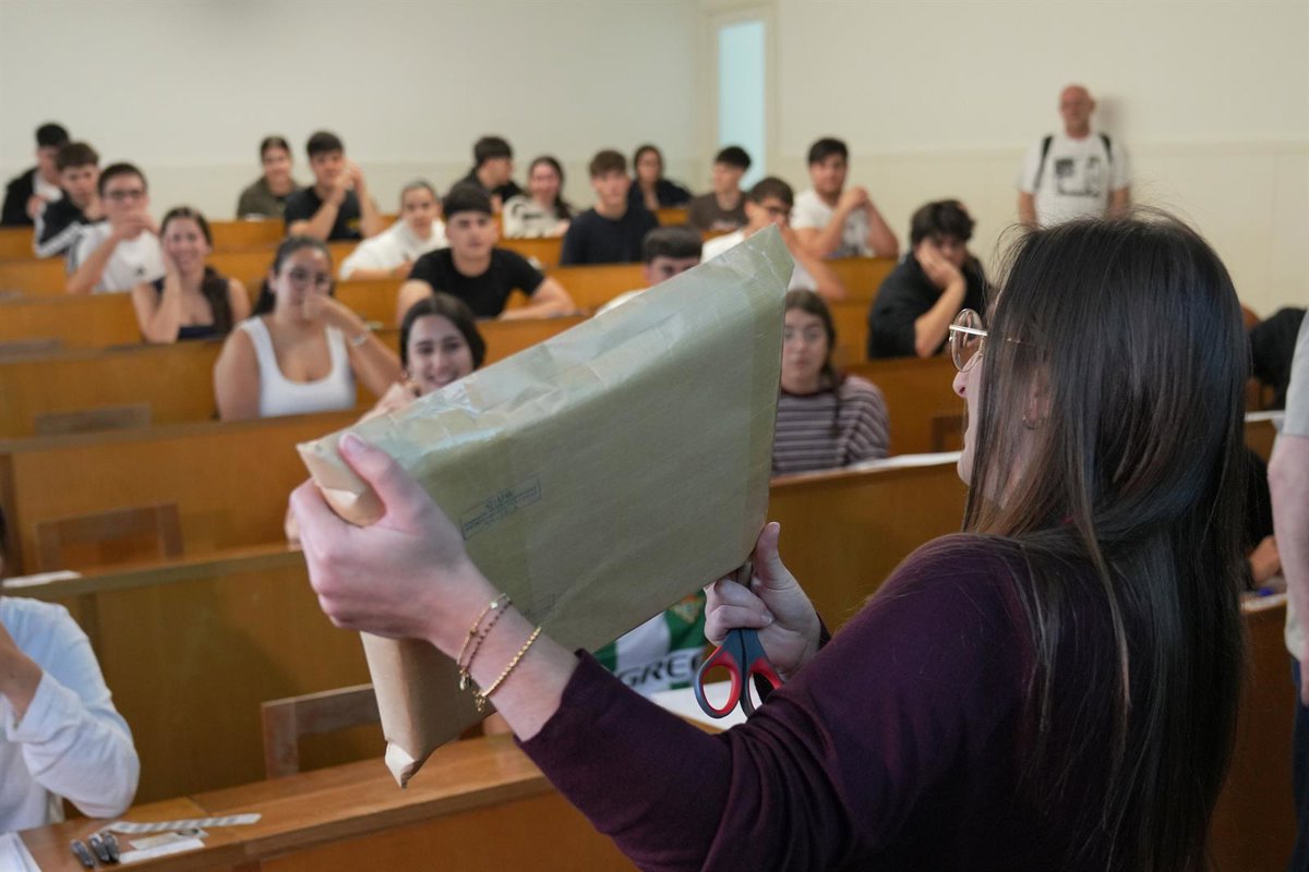 La PAU de 2027 contará con nuevo baremo para Castellano, con más peso de Lengua sobre Literatura y textos más largos