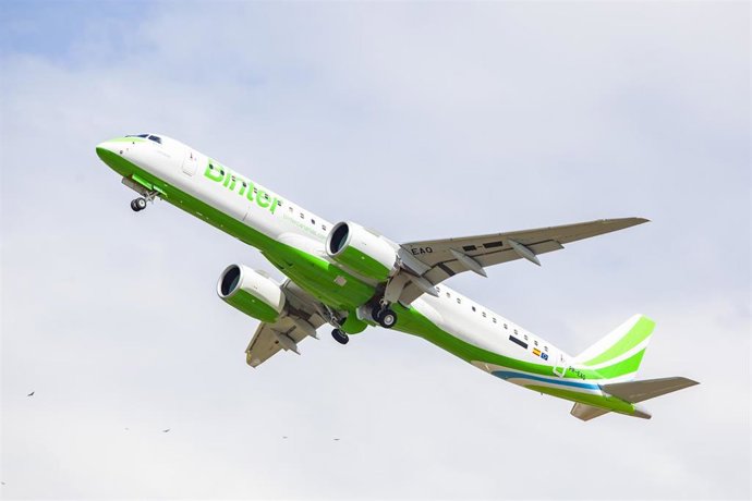 Archivo - Binter lanza billetes para volar entre Valladolid y Canarias desde 95 euros el trayecto