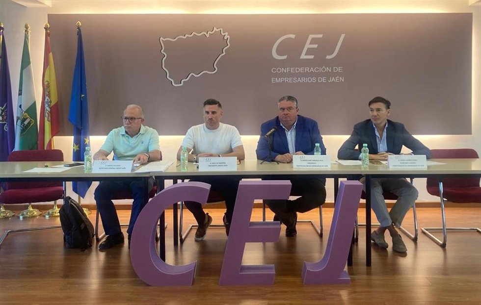 Moisés Calzada, Raúl Gil, Bartolomé González y Mario Azañon en la comparecencia sobre el transporte escolar.