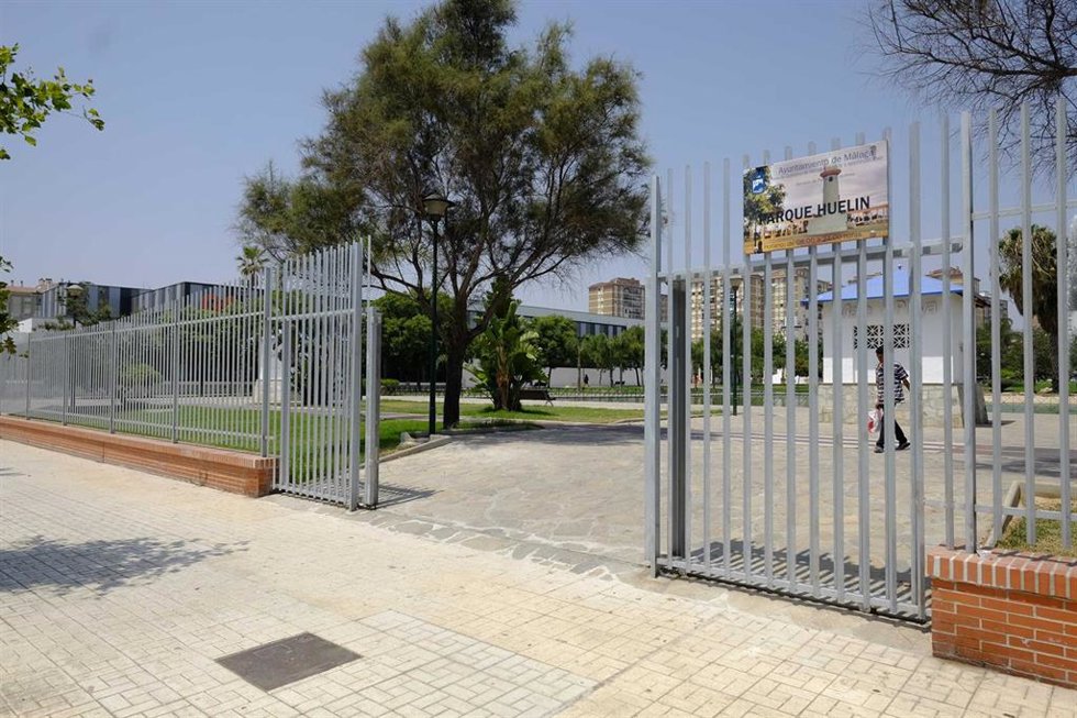 Archivo - Valla del Parque Huelin