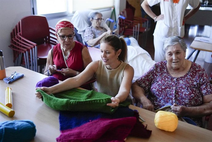 La Consejera De Familia, Juventud Y Asuntos Sociales De La Comunidad De Madrid, Ana Dávila, Hace Balance De Las Actuaciones Del Gobierno Regional En Materia Social Tras El Gran Incendio De Este Verano En La Sierra Oeste.