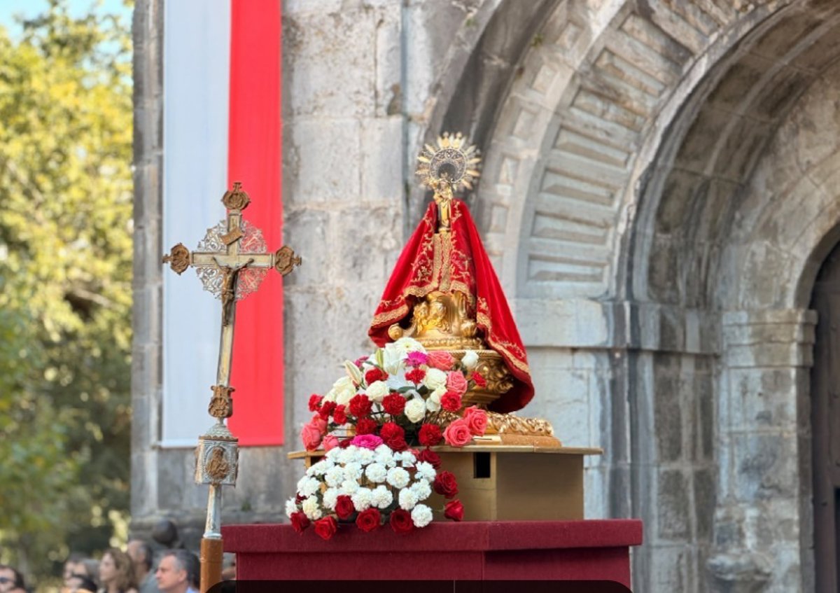 Los cántabros celebran la Bien Aparecida: Que acompañe nuestros pasos en el presente que cambia