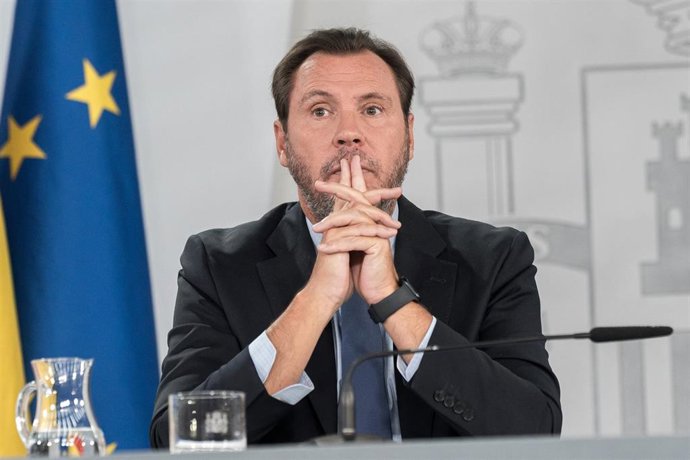El ministro de Transportes y Movilidad Sostenible, Óscar Puente, durante la rueda de prensa tras el Consejo de Ministros, en el Palacio de la Moncloa, a 15 de septiembre de 2026, en Madrid (España). 