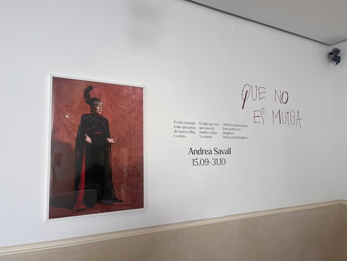 El Museu Nacional de Ceràmica i Arts Suntuarias 'González Martí' de València ha inaugurat l'exposició 'Que no es muiga' d'Andrea Savall.