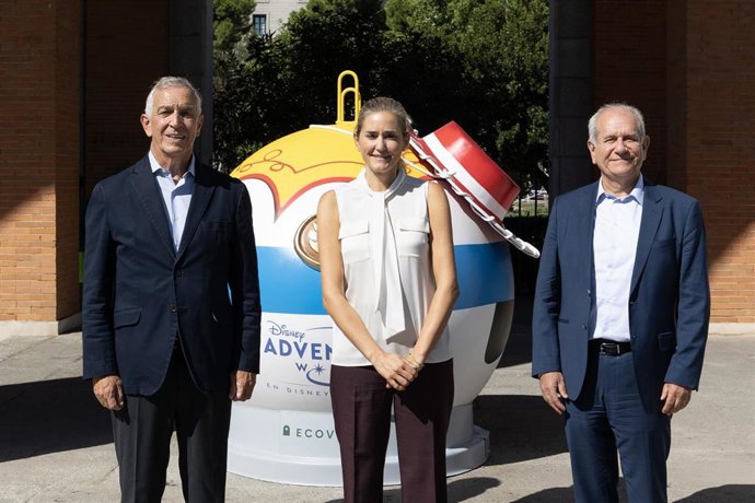 Disneyland Paris y Ecovidrio presentan, junto a la vicepresidenta tercera, Sara Aegesen, una nueva edición de la campaña que tematiza iglús de reciclaje de vidrio con personajes de Disney, Pixar y Marvel
