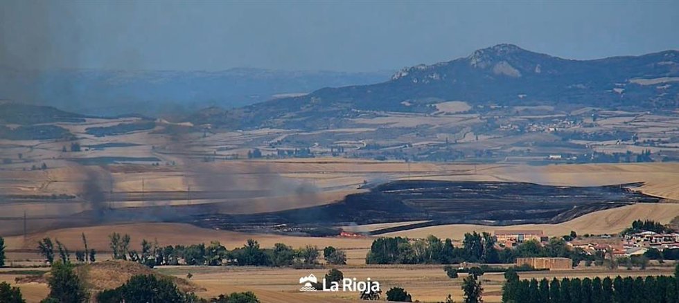 Incendio en Villalobra (La Rioja)