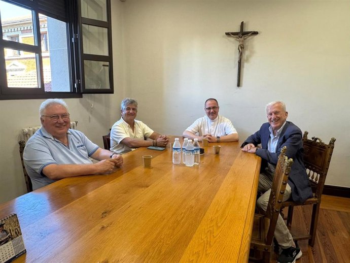 El presidente de Cáritas Española visita Cáritas La Rioja
