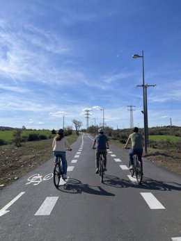 Bicicarril hacia un polígono industrial