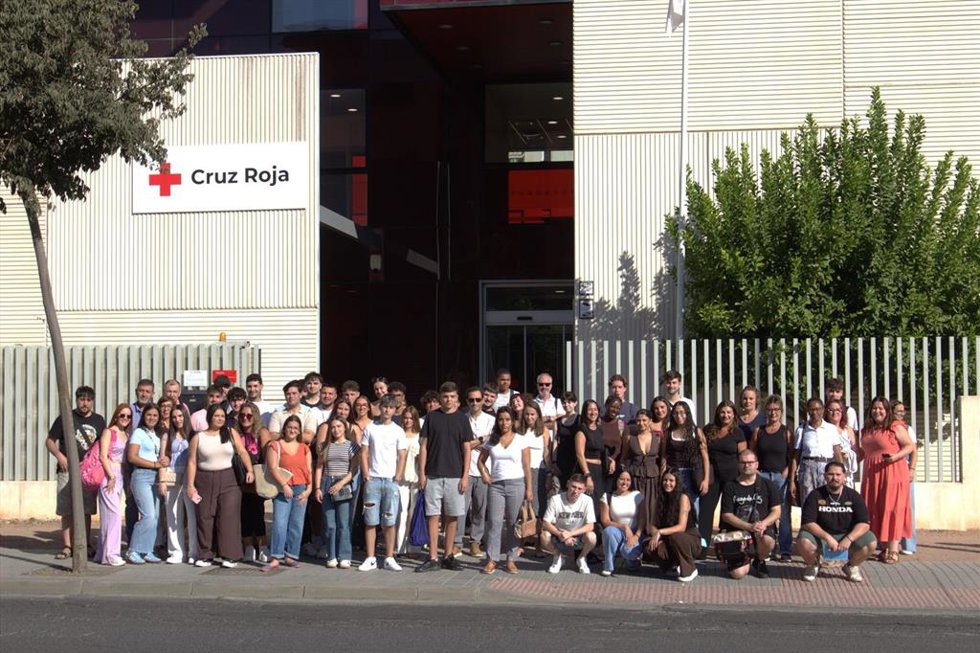 Foto de grupo de los estudiantes matriculados en los cursos.