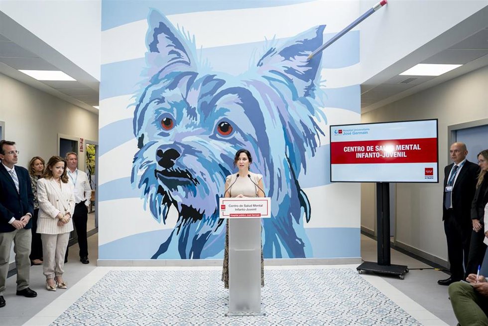 Archivo - La  presidenta de la Comunidad de Madrid, Isabel Díaz Ayuso, visita el nuevo Centro de Salud Mental Infanto-Juvenil del Hospital público Universitario José Germain, a 6 de octubre de 2025, en Madrid (España). 