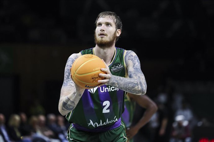 Archivo - El nuevo jugador del Barça, Olek Balcerowski, durante un partido la temporada pasada con Unicaja Málaga.
