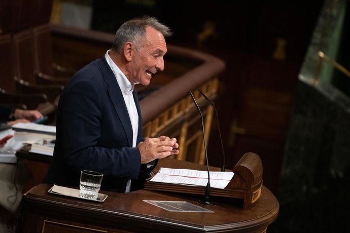 El diputado de Sumar Enrique Santiago interviene durante una sesión plenaria, en el Congreso de los Diputados, a 15 de septiembre de 2026, en Madrid (España). 