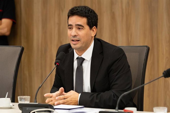 Archivo - El portavoz del Gobierno argentino, Adrian Ravier