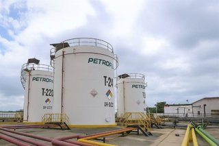 Archivo - Perú.- Gobierno busca aumentar almacenamiento de combustibles para evitar especulación en Ucayali