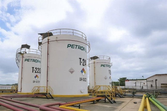 Archivo - Perú.- Gobierno busca aumentar almacenamiento de combustibles para evitar especulación en Ucayali
