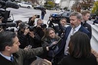El congresista republicano Massie inicia un proceso de 'impeachment' contra Pete Hegseth por la guerra de Irán