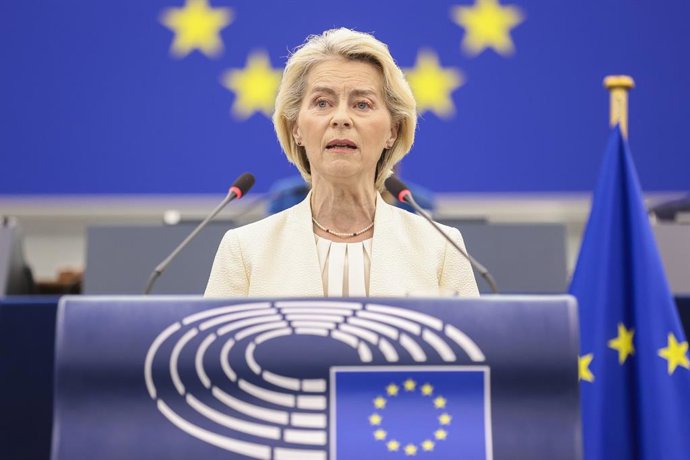 La presidenta de la Comisión Europea, Ursula von der Leyen, durante su intervención este miércoles en el Debate sobre el Estado de la Unión (SOTEU, por sus siglas en inglés) ante el pleno del Parlamento Europeo en Estrasburgo (Francia)