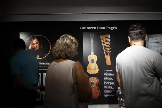 Exposición 'Cultura y guitarras modelo Cádiz en el Orbe' en el Espacio Cultural Ancha 16 de Cádiz.