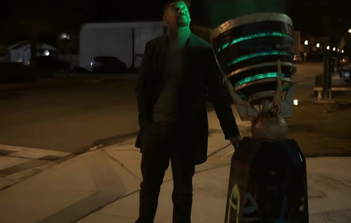 John Stewart investiga la muerte de (Spoiler) en el intrigante adelanto del 1x06 de Linternas