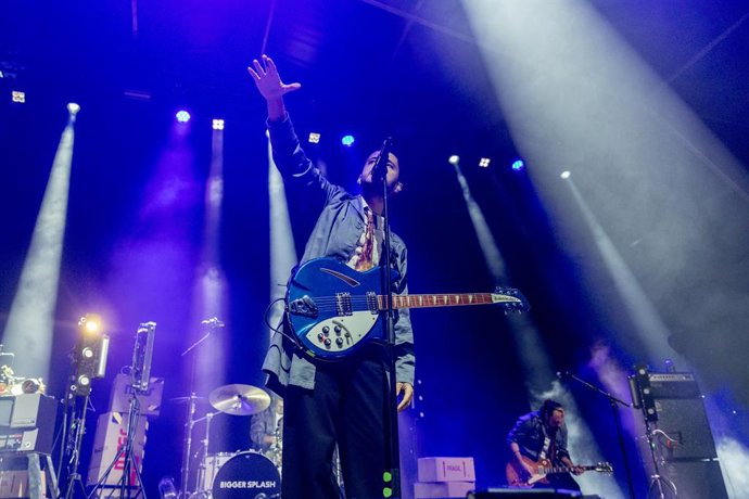 Archivo - El grupo musical Arde Bogotá durante una actuación en un festival