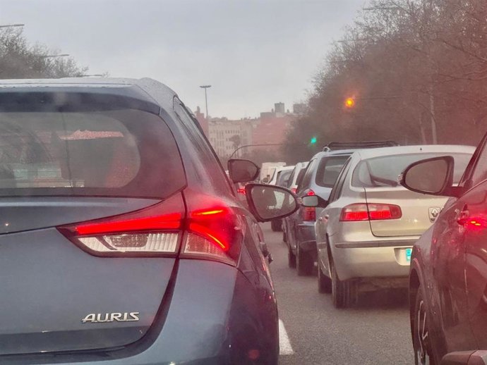 Archivo - Arxiu - Imatge de vehicles circulant per la carretera