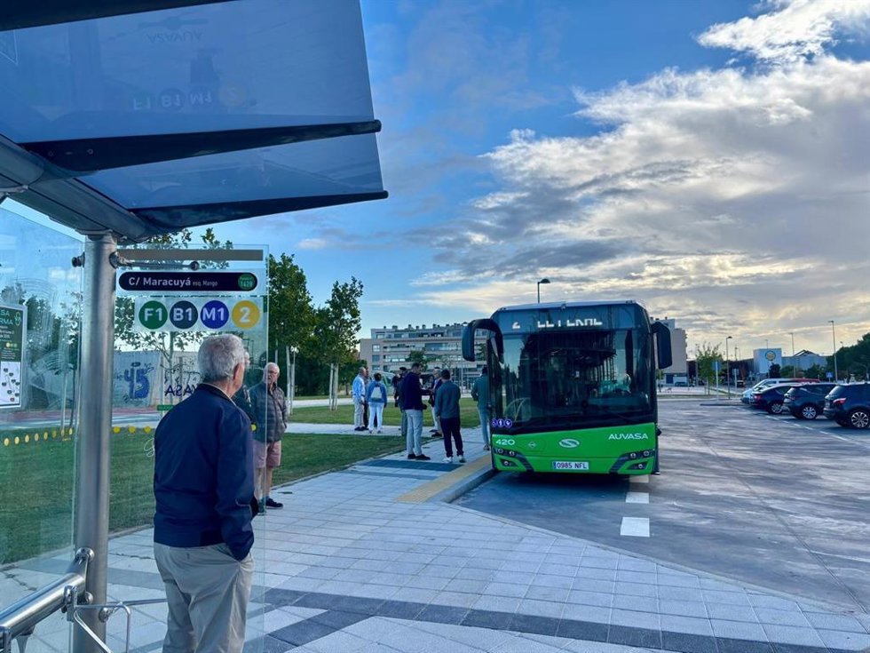 Nuevo autobús en El Peral