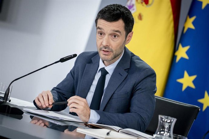 Archivo - El ministro de Derechos Sociales, Consumo y Agenda 2030, Pablo Bustinduy