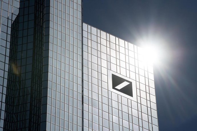 Archivo - Sede de Deutsche Bank en Fráncfort