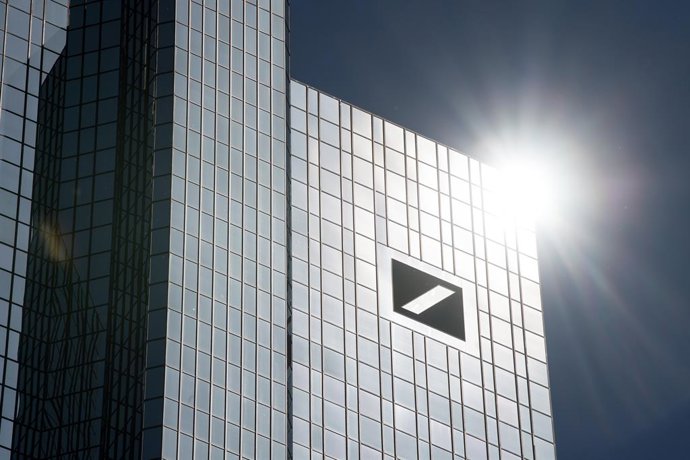 Archivo - Sede de Deutsche Bank en Fráncfort