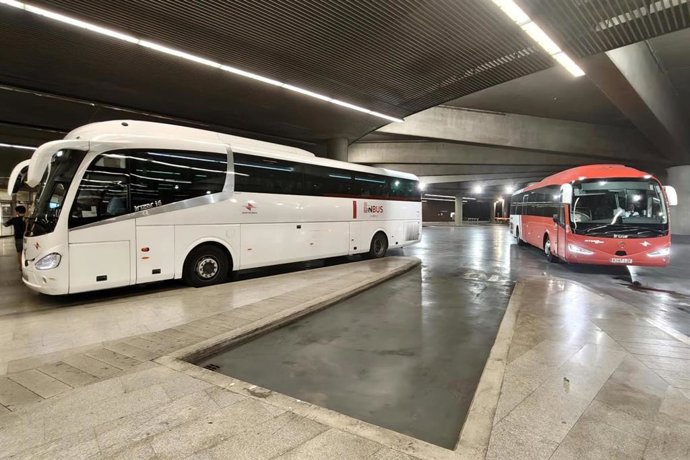 Autobuses de NBUS en la estación de Pamplona.