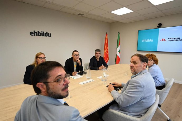 Reunión de delegaciones de EH Bildu y ERC