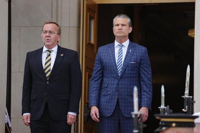 15 de setembro de 2026, EUA, Arlington: O ministro da Defesa alemão, Boris Pistorius, é recebido com uma guarda de honra pelo secretário de Defesa dos EUA, Pete Hegseth, no Pentágono. Foto: Kay Nietfeld/dpa