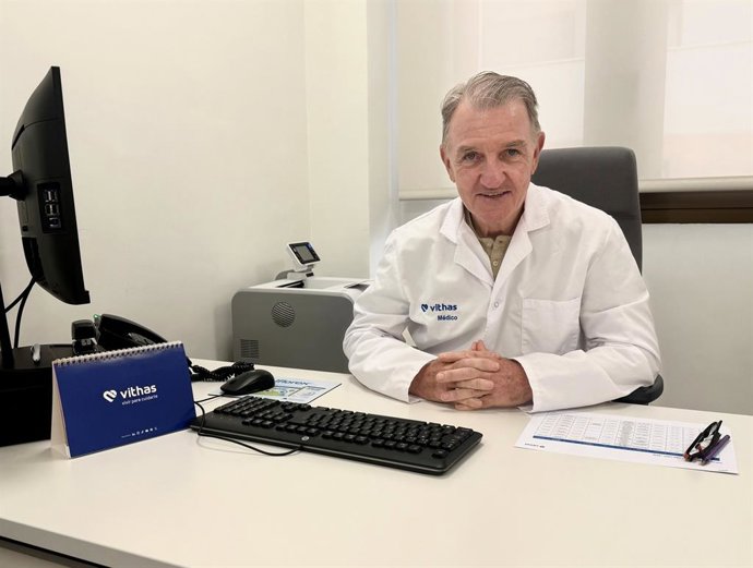 El doctor Manuel Ruíz Roldán, integrante del servicio de Urología del Hospital Vithas Málaga.