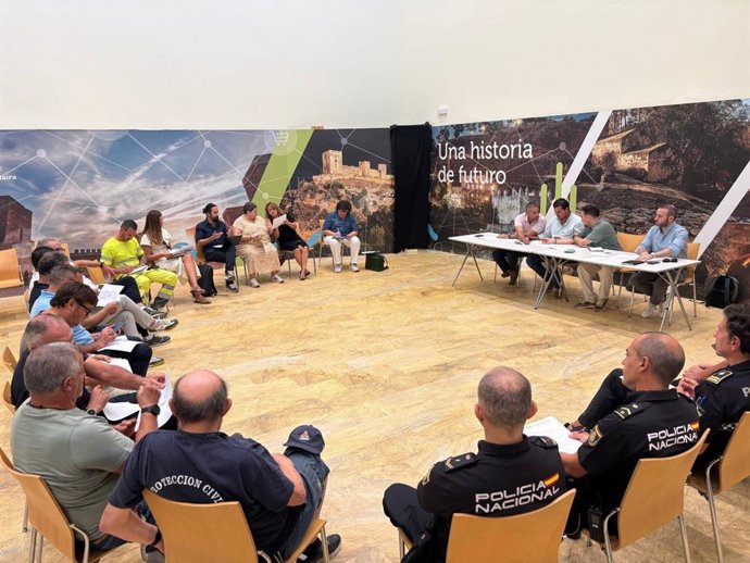 Reunión de seuridad para coordinar el concierto de Pablo López.