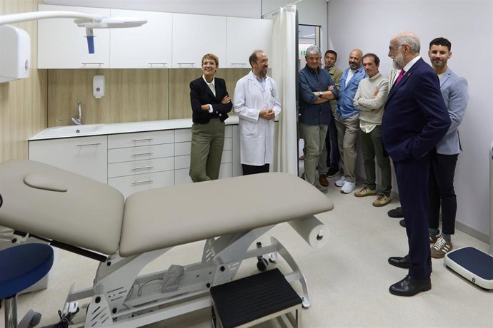 La presidenta del Gobierno de Navarra, María Chivite, y el consejero de Salud, Fernando Domínguez, acuden a la inauguración del nuevo Centro de Salud de Villava.