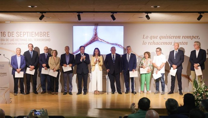 Primer acte institucional del Dia de les Víctimes del Terrorisme a la Comunitat Valenciana, celebrat este dimecres a Mutxamel (Alacant)
