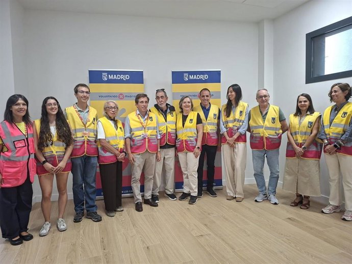 El alcalde de Madrid, José Luis Martínez-Almeida, inaugura el Centro Municipal del Voluntariado