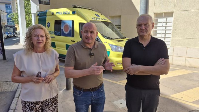 El senador del PSOE de Almería Antonio Martínez, junto a la diputada provincial María López y el alcalde de Cuevas del Almanzora, Antonio Fernández Liria.