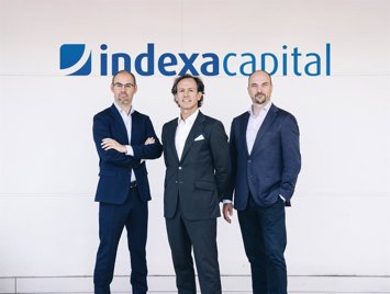 Archivo - De izquierda a derecha: Unai Ansejo, Ramón Blanco y François Derbaix, consejeros y cofundadores de Indexa Capital Group.