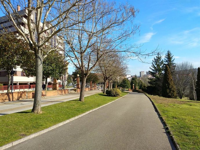 Archivo - Parque en otoño.