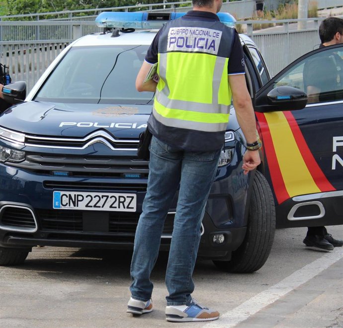 Archivo - Sucesos.- Desarticulado un grupo en Valencia dedicado a la explotación laboral de inmigrantes y detenidos ocho hombres