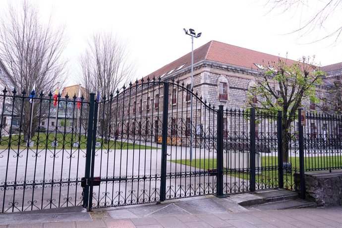 Archivo - Fachada del Palacio de la Justicia de Santander