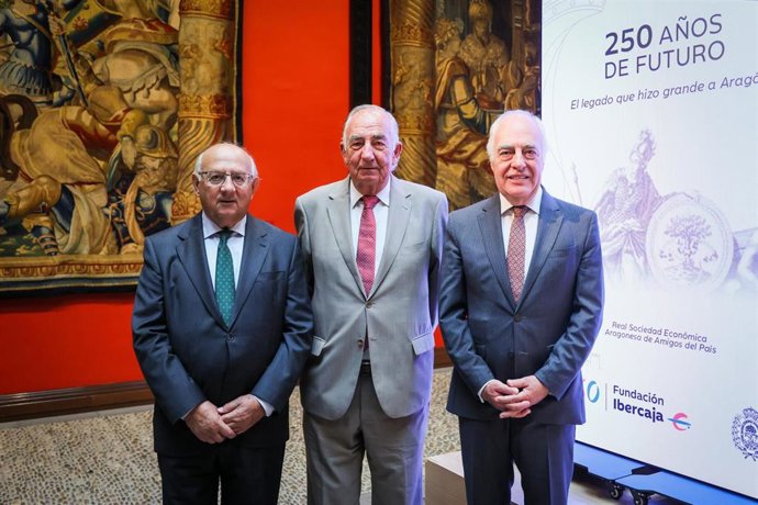 Presentación del libro '250 años de futuro. El legado que hizo grande a Aragón', en Patio de la Infanta de Fundación Ibercaja.
