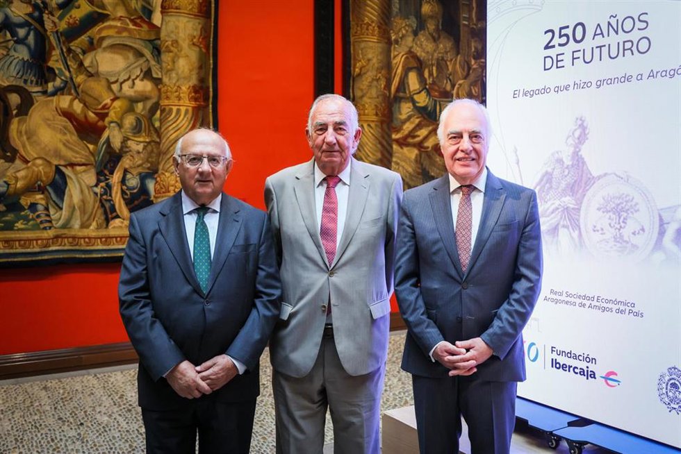 Presentación del libro '250 años de futuro. El legado que hizo grande a Aragón', en Patio de la Infanta de Fundación Ibercaja.