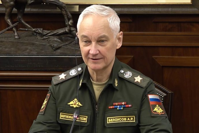 RÚSSIA, MOSCOU - 8 DE SETEMBRO DE 2026: Andrei Belousov, ministro da Defesa da Rússia, participa de uma reunião com seu homólogo Phan Van Giang, do Vietnã. Captura de tela de vídeo. Melhor qualidade disponível