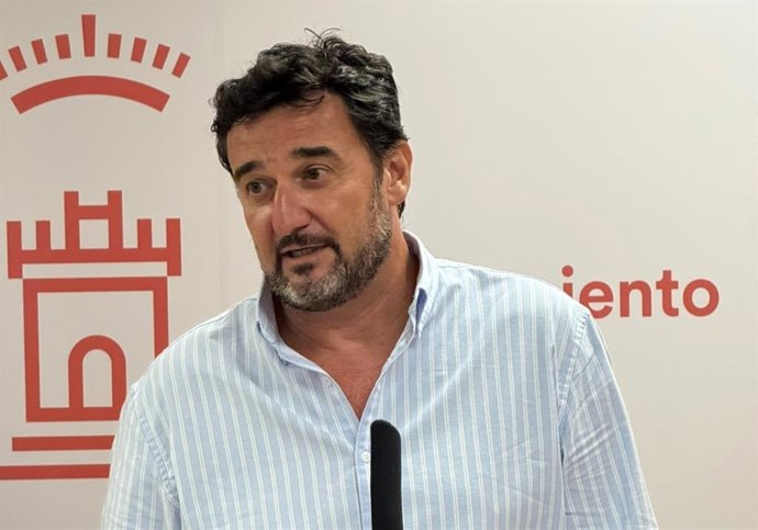 El portavoz socialista y candidato a la Alcaldía de Murcia, Ginés Ruiz,